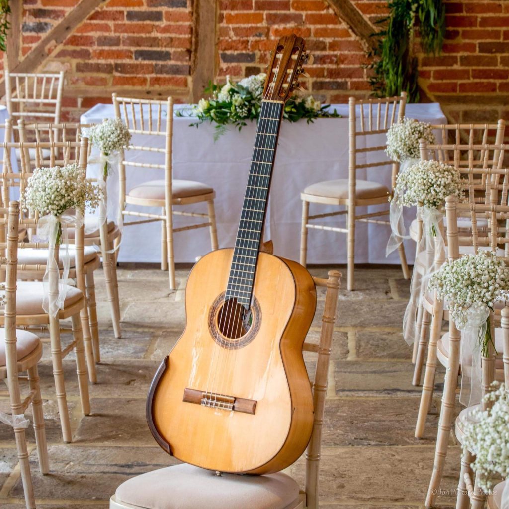 The Ultimate Guide to Hiring a Spanish Guitarist for Your Wedding